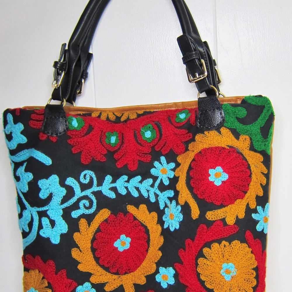 Embroidered Handmade Handbag - Picture 6 of 7